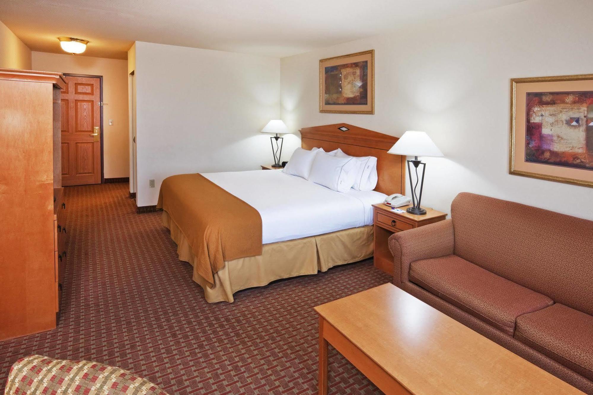 Holiday Inn Express & Suites Glenpool By Ihg Exterior photo